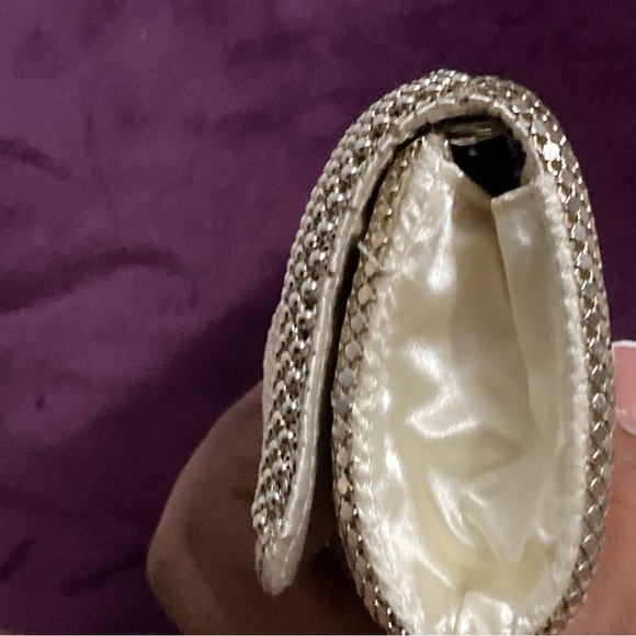 Light gold/champaign clutch purse - Picture 5 of 8